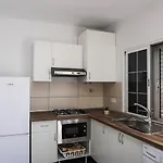 Cozy In Apartment *
